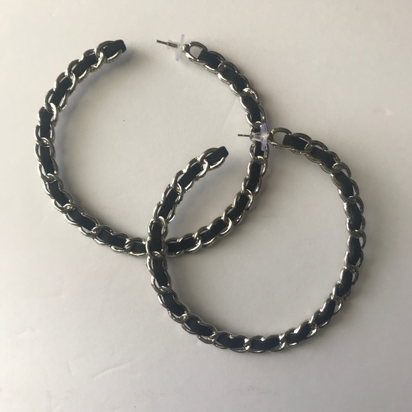 Jewelry - NWOT✴️Leather Wrap Hoop Eearrings. Silver/Black.
